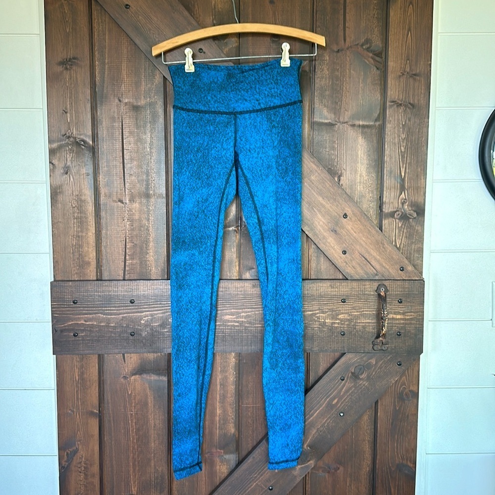 Lululemon Sz 4 Luon Spray Jacquard Shocking Blue Black Wunder Under Pant III MC6 - Picture 3 of 10